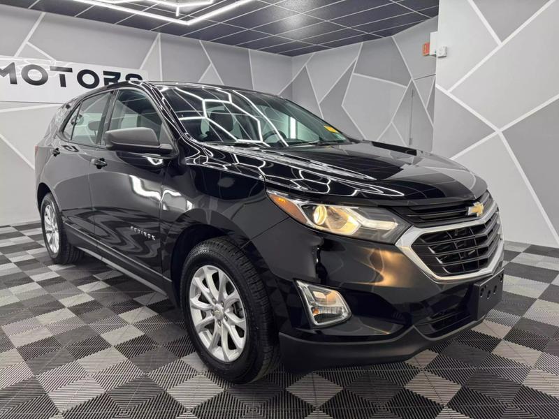 2018 Chevrolet Equinox LS Sport Utility 4D 9