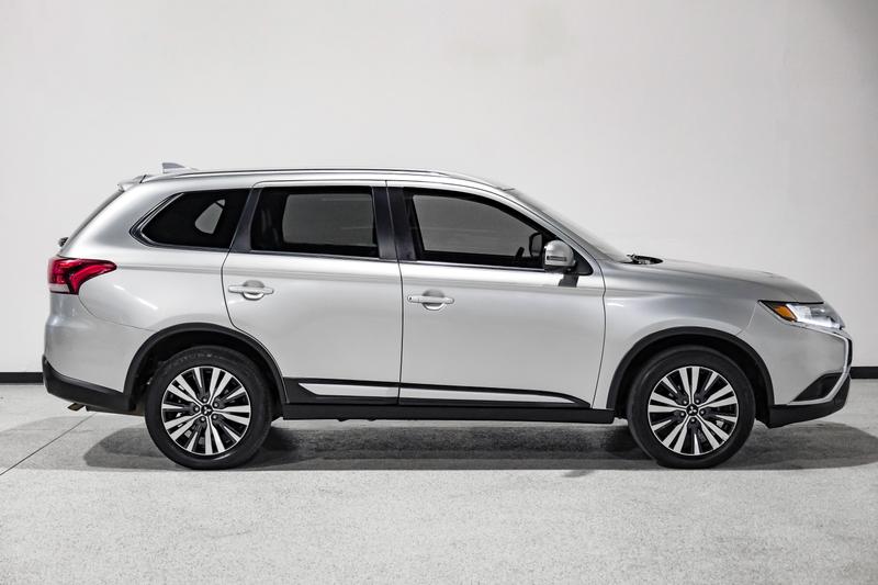 2020 Mitsubishi Outlander ES Sport Utility 4D 5