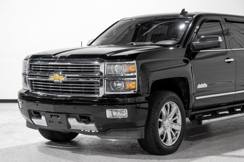 2015 Chevrolet Silverado 1500 Crew Cab High Country Pickup 4D 5 3/4 ft 10