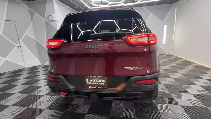 2018 Jeep Cherokee TrailHawk Sport Utility 4D 8