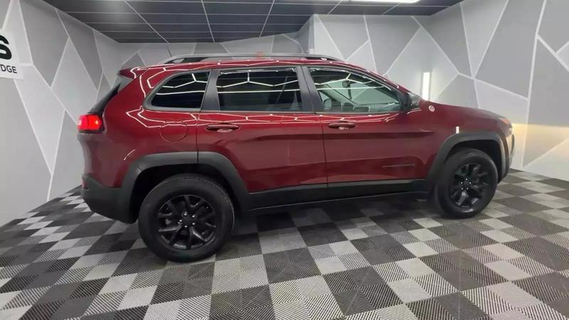 2018 Jeep Cherokee TrailHawk Sport Utility 4D 11