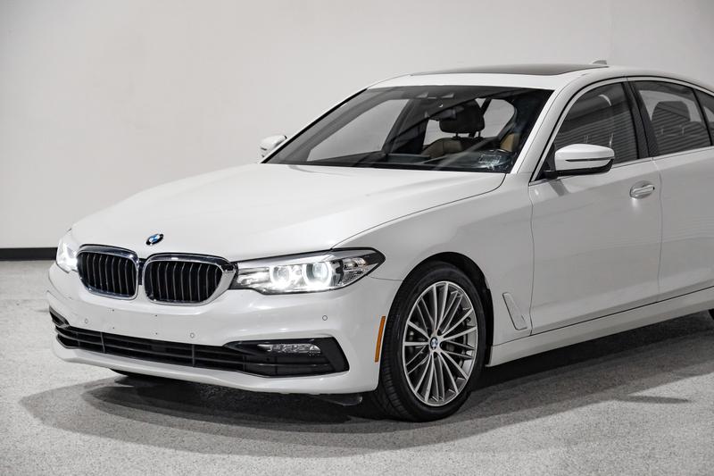 2018 BMW 5 Series 530i SPT Sedan 4D 10