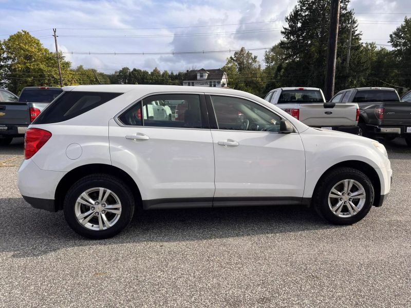 2014 Chevrolet Equinox LS Sport Utility 4D 3