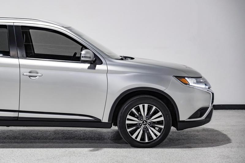 2020 Mitsubishi Outlander ES Sport Utility 4D 15