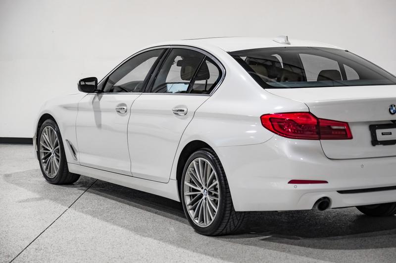 2018 BMW 5 Series 530i SPT Sedan 4D 14