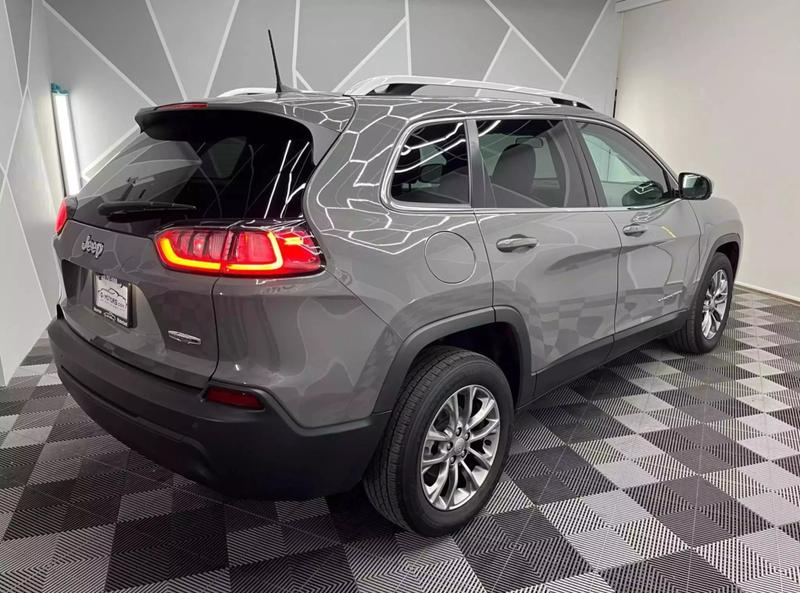 2020 Jeep Cherokee Latitude Plus Sport Utility 4D 13