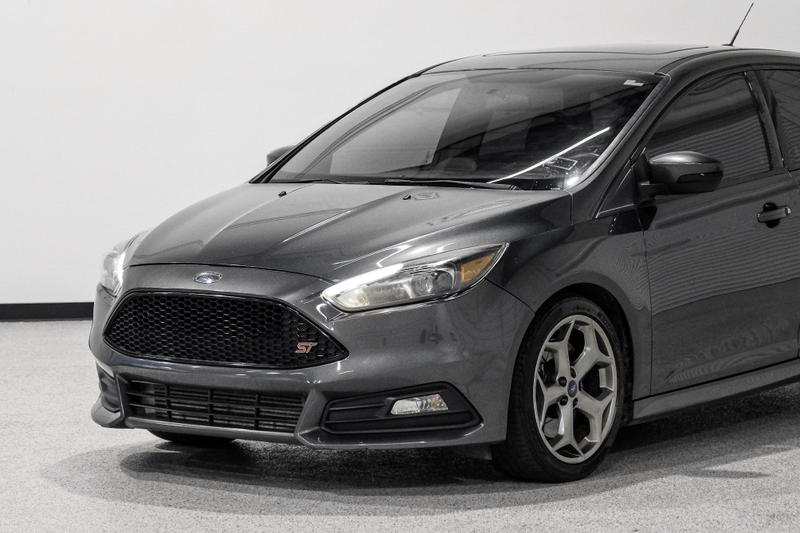 2017 Ford Focus ST Hatchback 4D 10