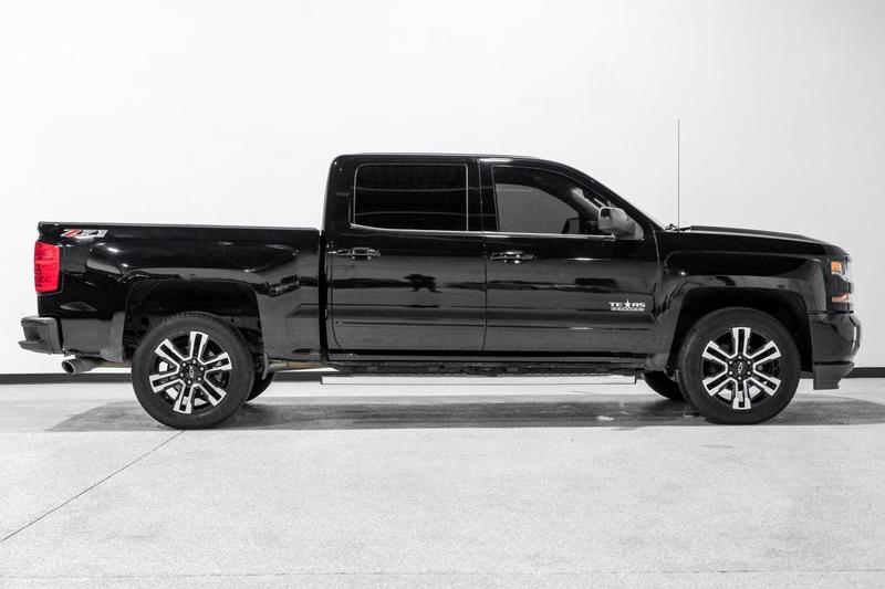 2017 Chevrolet Silverado 1500 Crew Cab Z71 LT Pickup 4D 5 3/4 ft 5