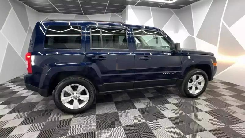 2014 Jeep Patriot Latitude Sport Utility 4D 11