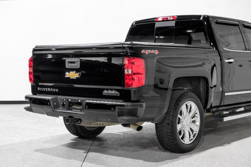 2015 Chevrolet Silverado 1500 Crew Cab High Country Pickup 4D 5 3/4 ft 12