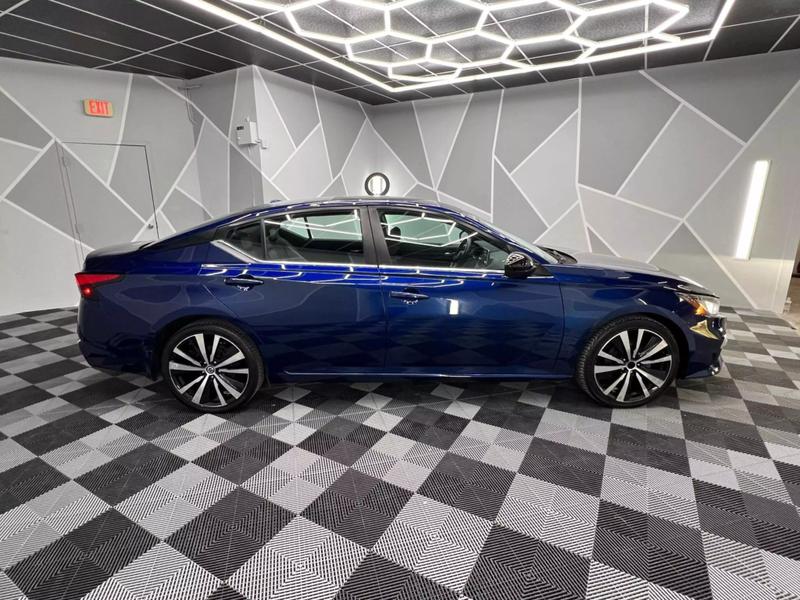 2019 Nissan Altima 2.5 SR Sedan 4D 12