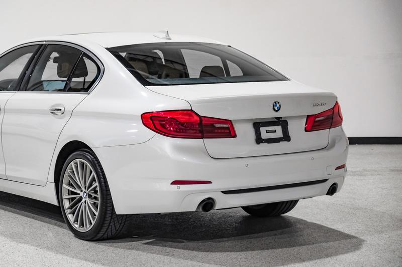 2018 BMW 5 Series 530i SPT Sedan 4D 15