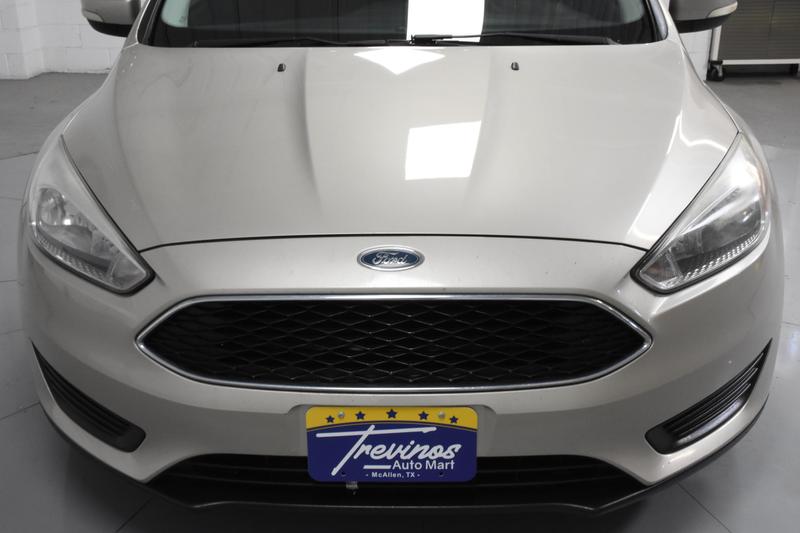 2017 Ford Focus SE Sedan 4D 44