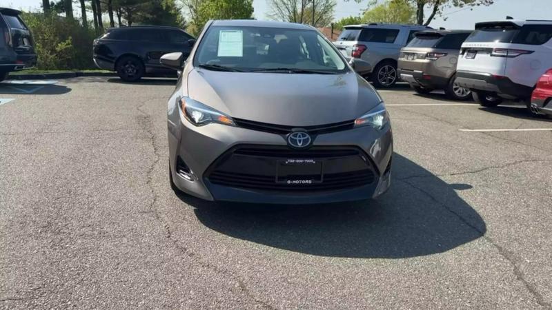 2019 Toyota Corolla LE Sedan 4D 29