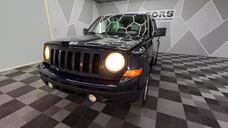 2014 Jeep Patriot Latitude Sport Utility 4D 18