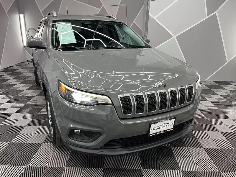 2020 Jeep Cherokee Latitude Plus Sport Utility 4D 18