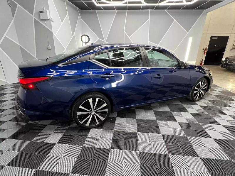 2019 Nissan Altima 2.5 SR Sedan 4D 11