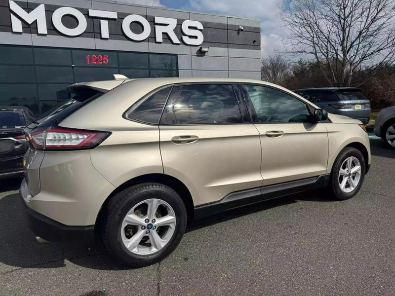 2018 Ford Edge SE Sport Utility 4D 10