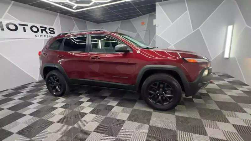 2018 Jeep Cherokee TrailHawk Sport Utility 4D 13