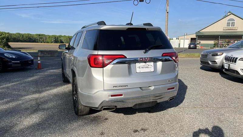 2017 GMC Acadia Denali Sport Utility 4D 8