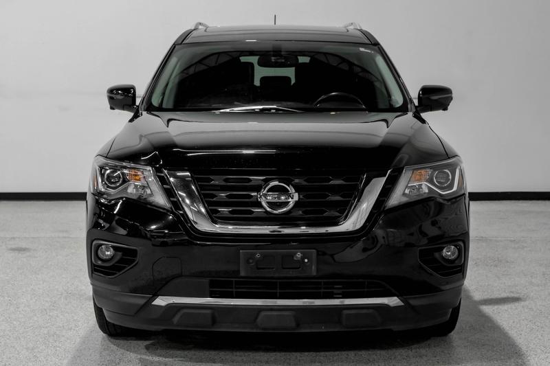 2018 Nissan Pathfinder Platinum Sport Utility 4D 3