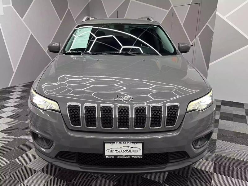 2020 Jeep Cherokee Latitude Plus Sport Utility 4D 19