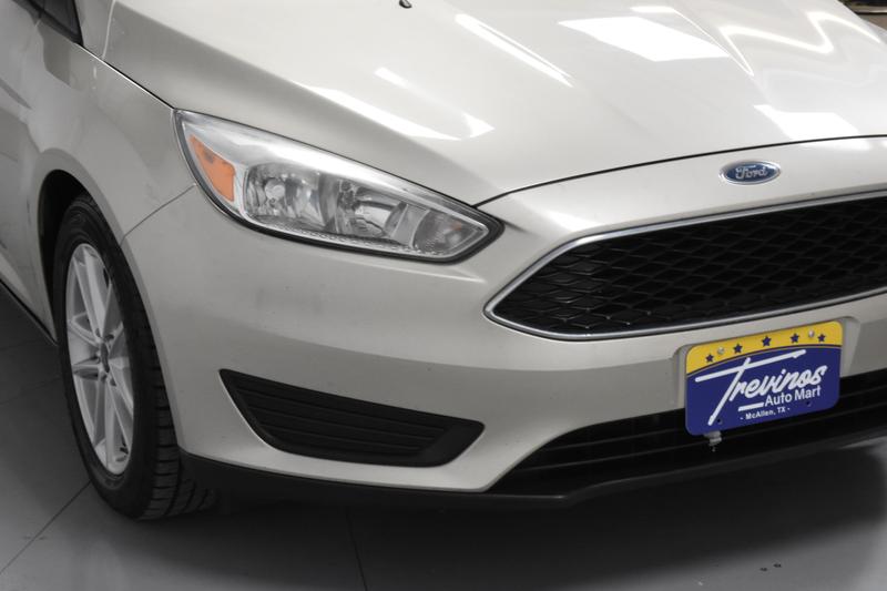 2017 Ford Focus SE Sedan 4D 43