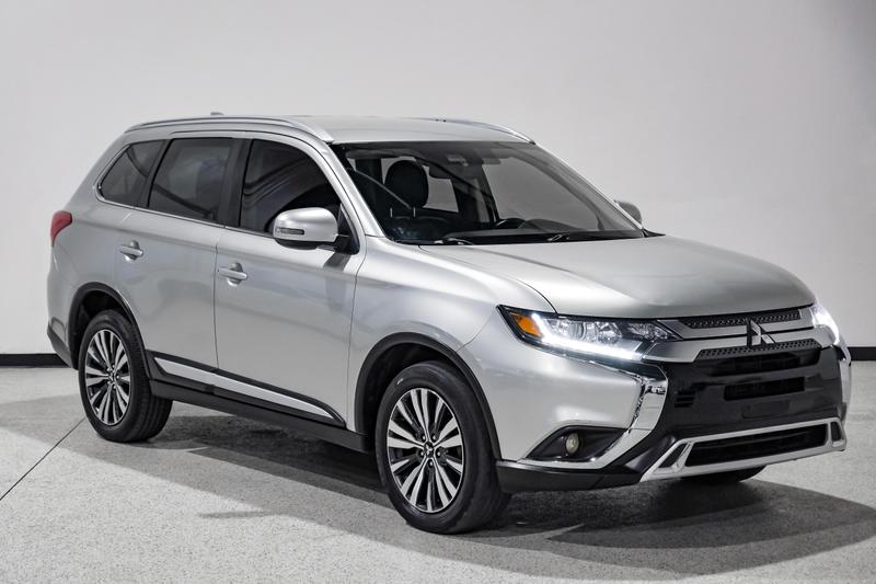 2020 Mitsubishi Outlander ES Sport Utility 4D 4