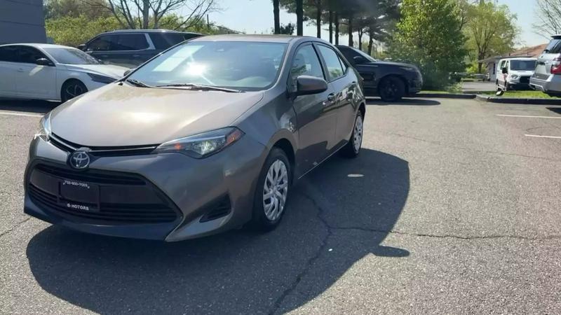 2019 Toyota Corolla LE Sedan 4D 32