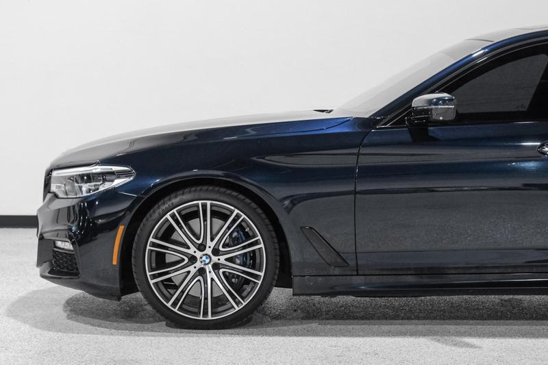 2017 BMW 5 Series 540i Sedan 4D 14