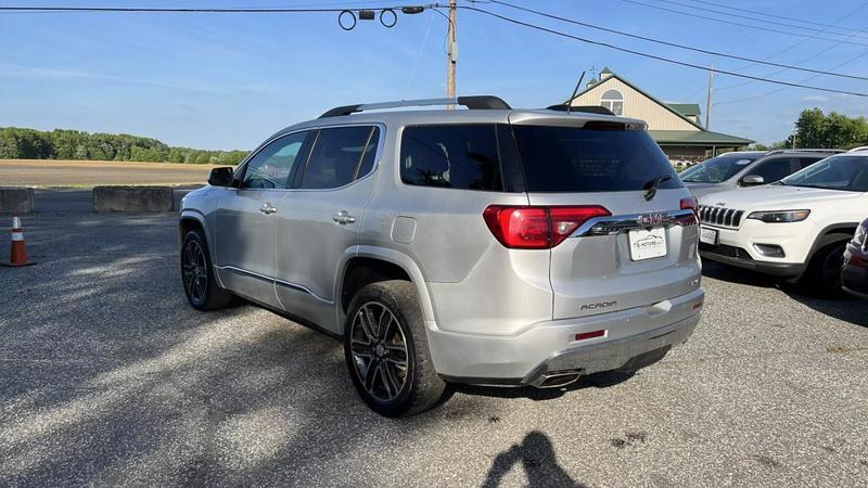 2017 GMC Acadia Denali Sport Utility 4D 7