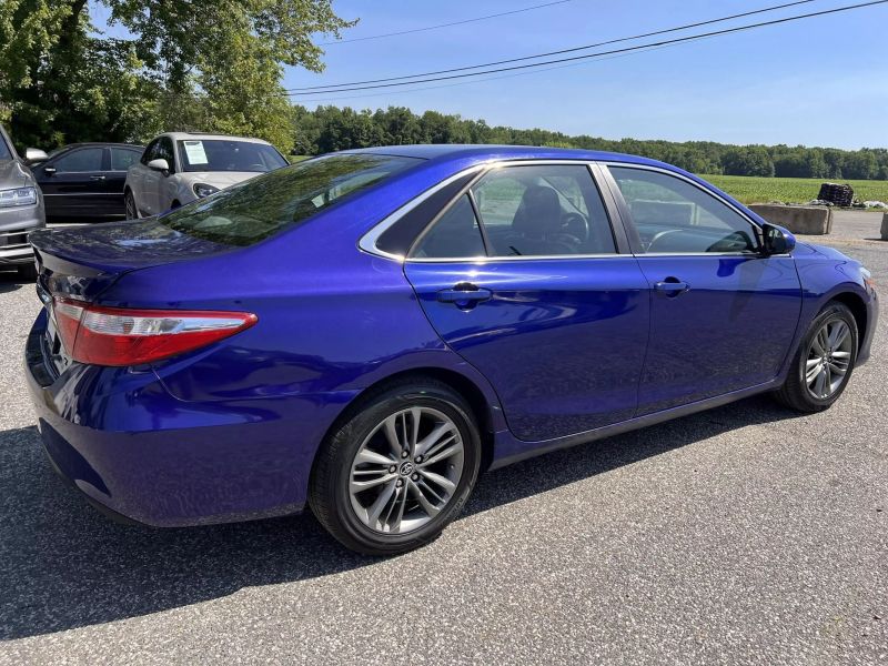 2015 Toyota Camry SE Sedan 4D 4