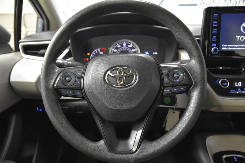 2022 Toyota Corolla LE Sedan 4D 22