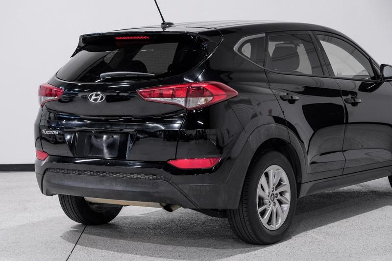 2017 Hyundai Tucson SE Sport Utility 4D 12