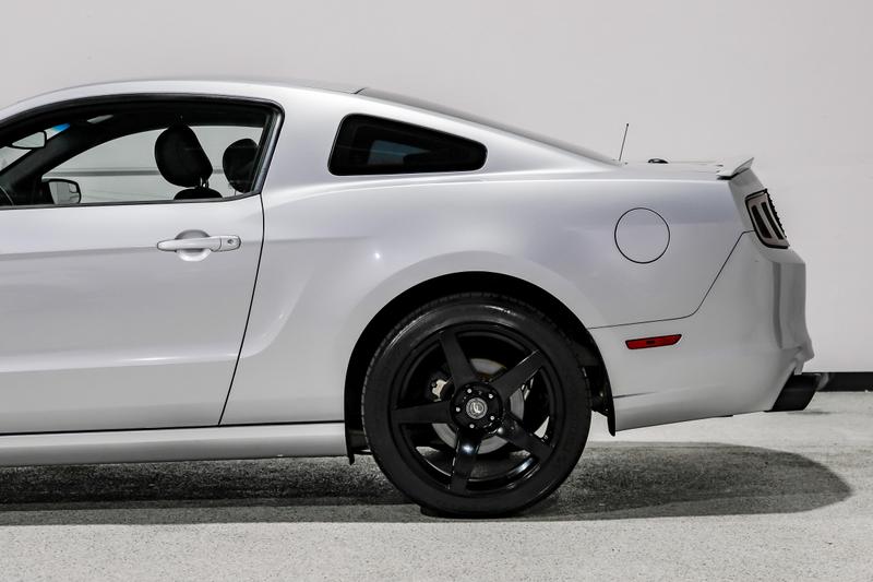 2013 Ford Mustang GT Premium Coupe 2D 15