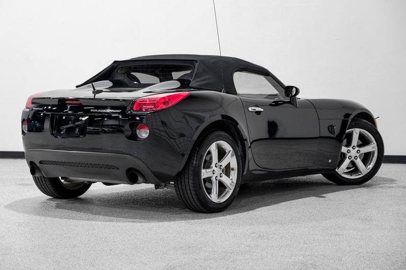 2008 Pontiac Solstice GXP Convertible 2D 7