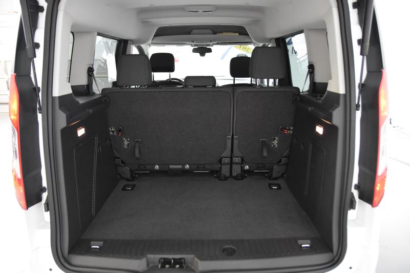 2016 Ford Transit Connect Passenger XLT Van 4D 40