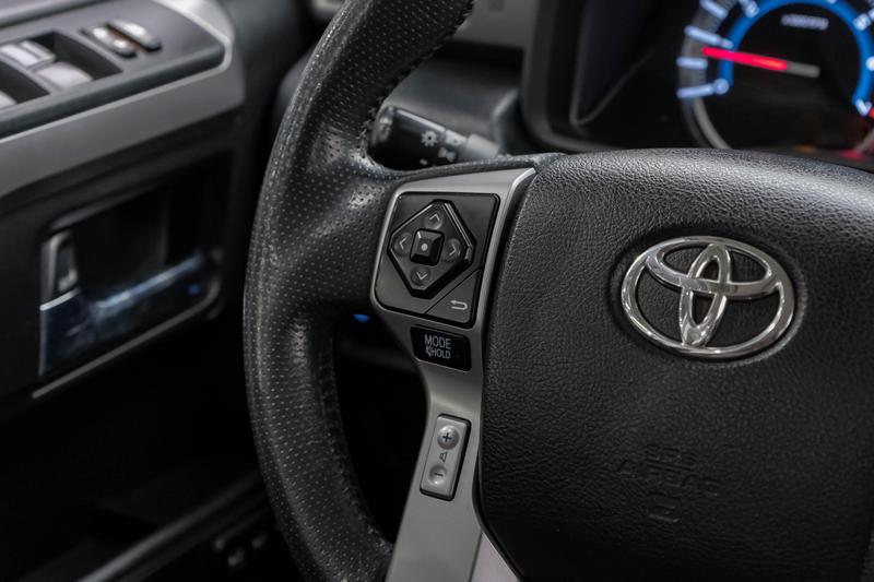 2018 Toyota 4Runner Limited Sport Utility 4D 26