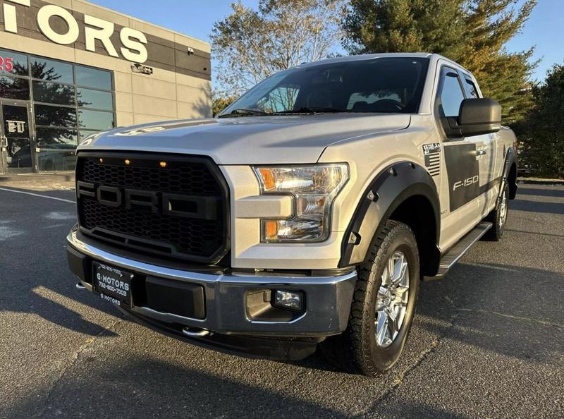 2015 Ford F150 Super Cab XLT Pickup 4D 6 1/2 ft 17