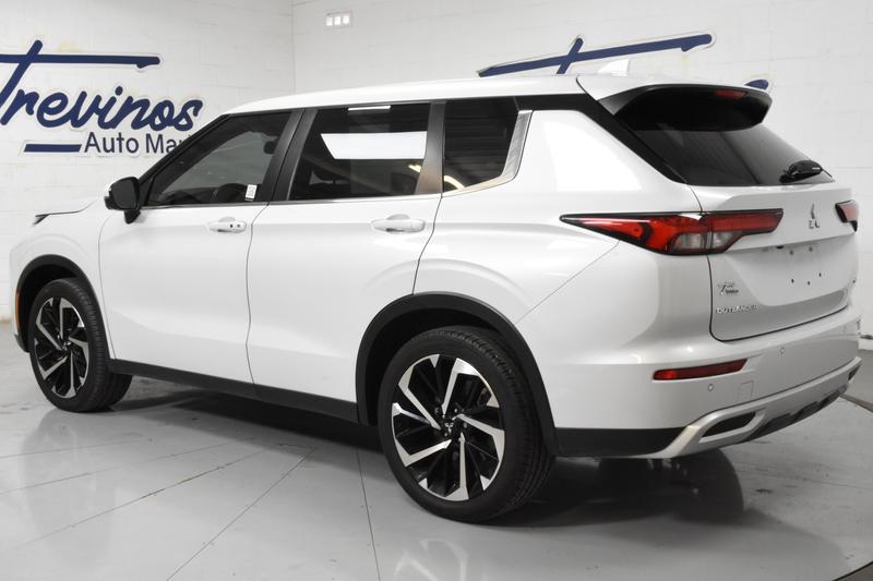 2022 Mitsubishi Outlander SE Sport Utility 4D 13