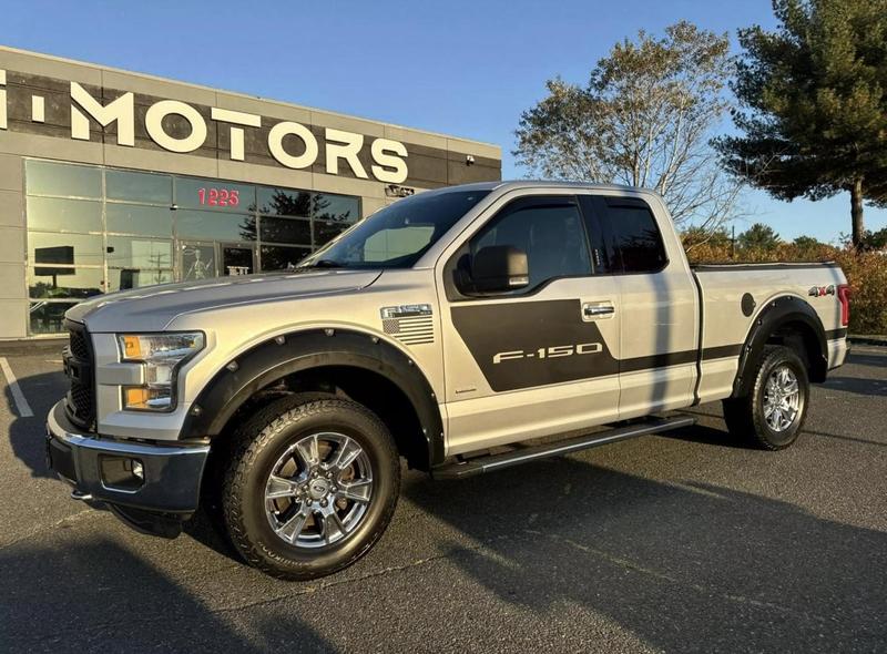 2015 Ford F150 Super Cab XLT Pickup 4D 6 1/2 ft 2