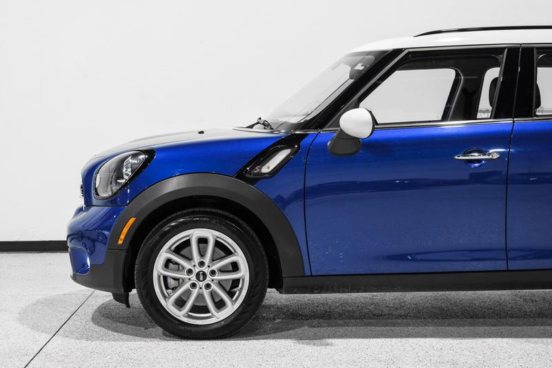 2015 MINI Countryman Cooper S Hatchback 4D 14