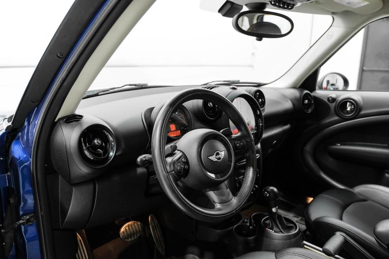 2015 MINI Countryman Cooper S Hatchback 4D 23