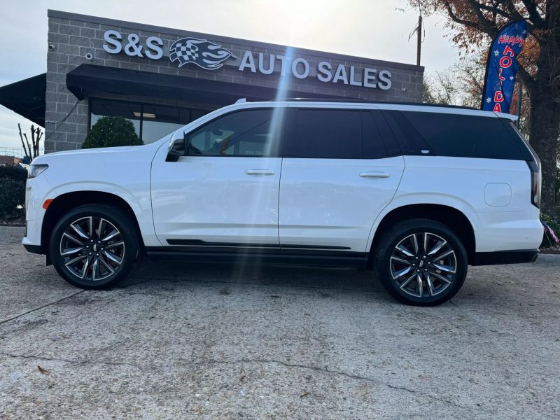 2024 Cadillac Escalade Sport