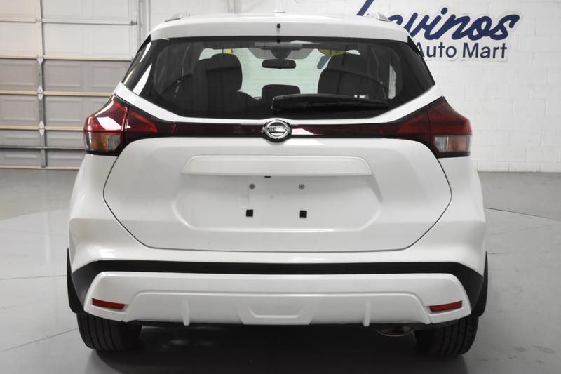 2021 Nissan Kicks SV Sport Utility 4D 14