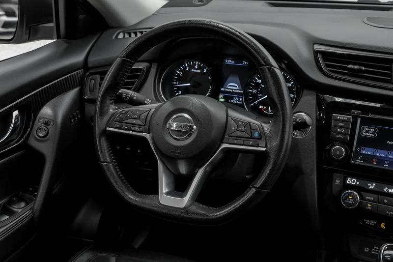 2019 Nissan Rogue SL Sport Utility 4D 17