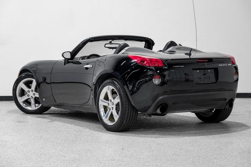 2008 Pontiac Solstice GXP Convertible 2D 9