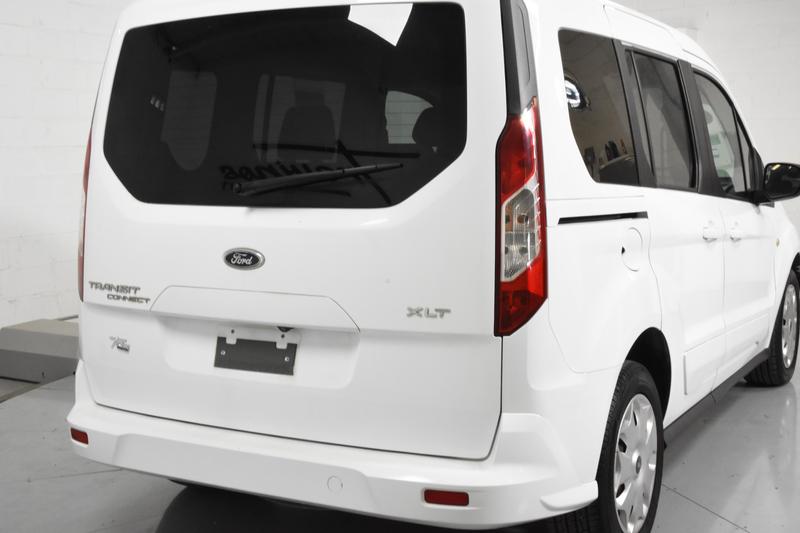 2016 Ford Transit Connect Passenger XLT Van 4D 3