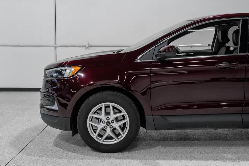 2024 Ford Edge SEL Sport Utility 4D 9