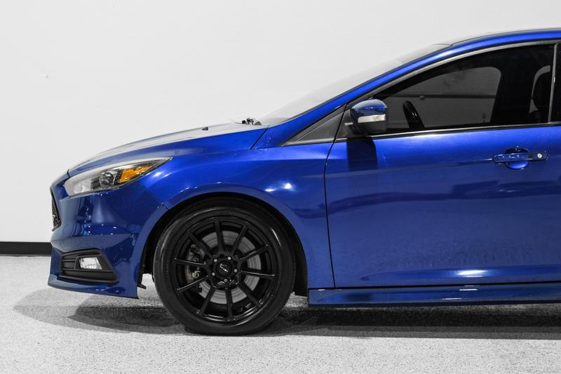 2015 Ford Focus ST Hatchback 4D 14